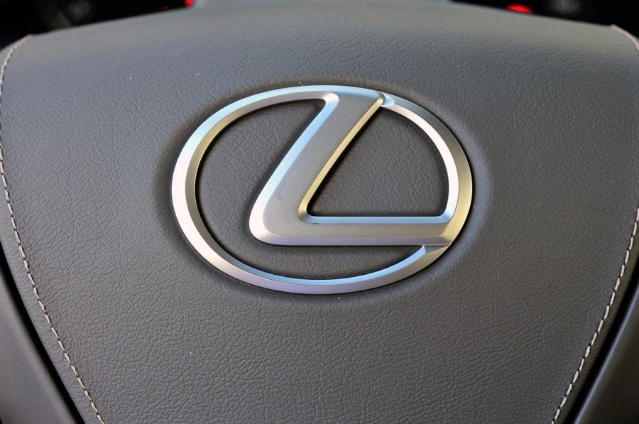  Lexus LS460 2013 года  (фото 31 из 111)